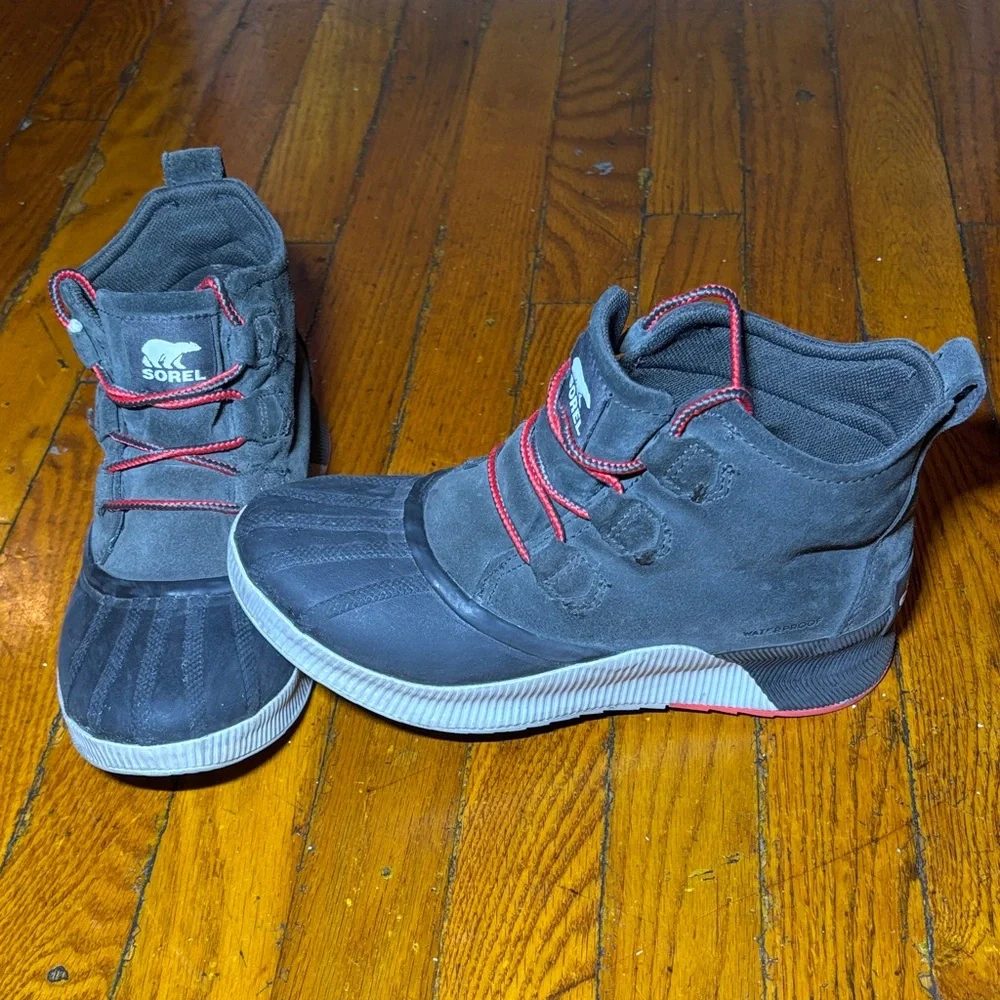 Sorel Kids Boots - Dark Gray with Red Accents